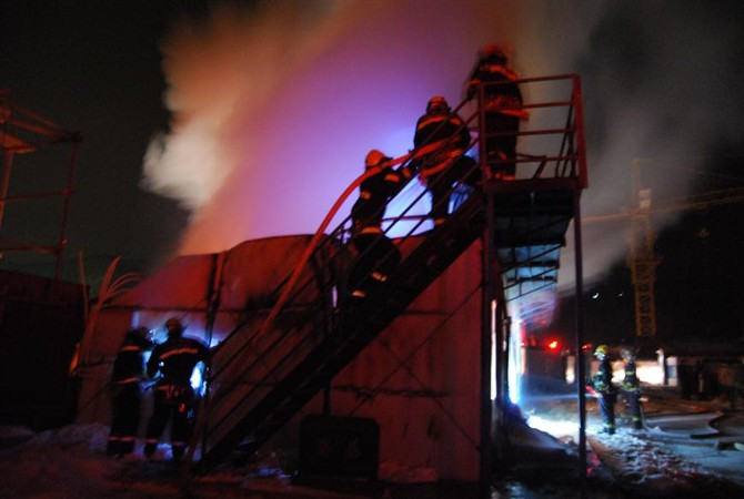 来晒几张当年的照片,也许当年当消防兵的时候