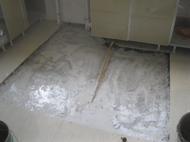 怀疑客厅地砖下水管漏水有什么办法怎么解决|