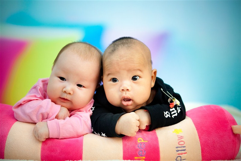 黑皮儿子与混血白妞洋媳妇儿,相约去<em>拍宝贝</em>的